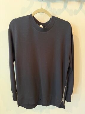 NWT Varley black top
